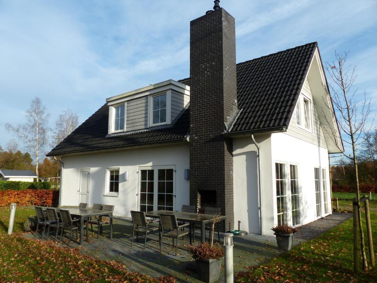 Spacious Home With A Fireplace At 3 Km From Baarle-Nassau Exteriér fotografie